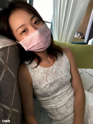 扒开美女内裤狂揉下部